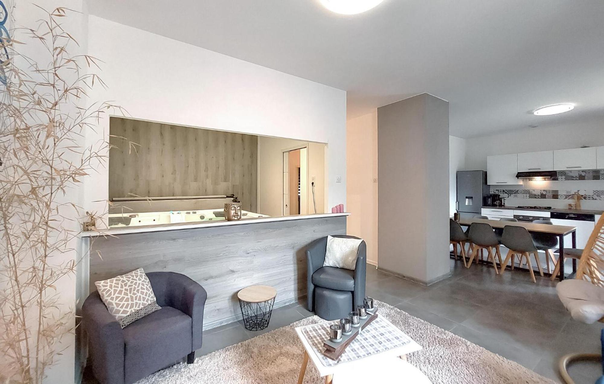 2 Bedroom Beautiful Apartment In Le Thillot Kültér fotó